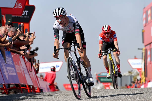 girodociclismo.com.br tadej pogacar e joao almeida confirmados na vuelta a espana 2026 uae emirates anuncia sua poderosa equipe para a competicao image 3