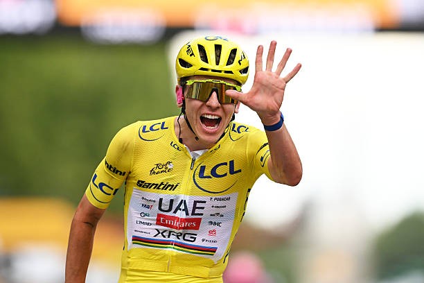 girodociclismo.com.br tadej pogacar renova contrato com a uae team emirates e pode permanecer na equipe ate o final da carreira image 2