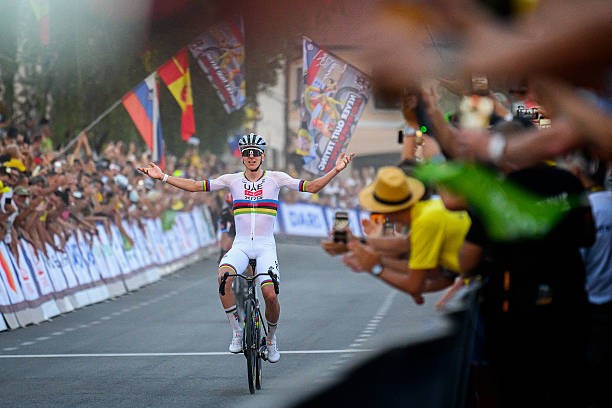 Tadej Pogacar registra seus primeiros treinos para a Vuelta a España "de volta ao trabalho" 2 girodociclismo.com.br tadej pogacar retoma os treinamentos e intensifica preparacao para a vuelta a espana image 2