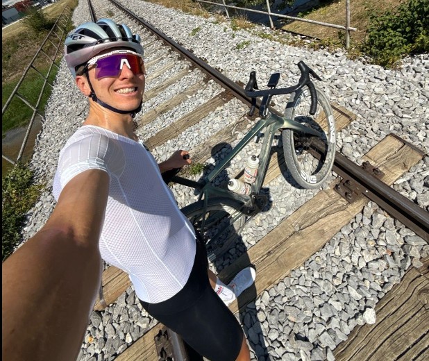 Tadej Pogacar registra seus primeiros treinos para a Vuelta a España "de volta ao trabalho" 3 girodociclismo.com.br tadej pogacar retoma os treinamentos e intensifica preparacao para a vuelta a espana image 4