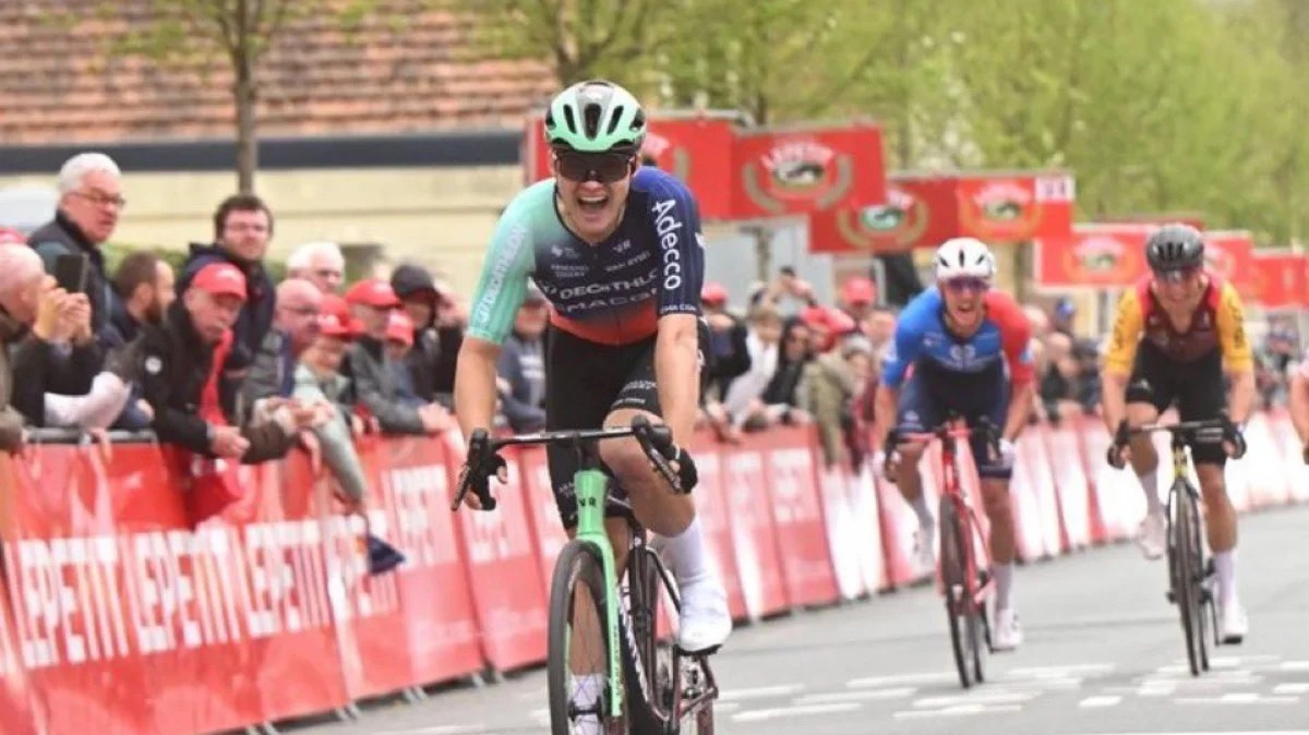 girodociclismo.com.br uae emirates deve anunciar a contratacao de especialista em classicas ciclista da equipe de paul seixas proximo do time de pogacar image