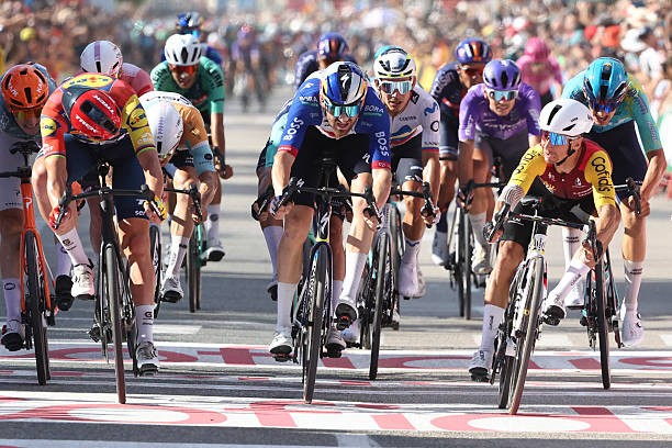girodociclismo.com.br vuelta a espana 2026 bryan coquard vence a 8a etapa tadej pogacar sofre grave queda e abandona resultados e a chegada image 19