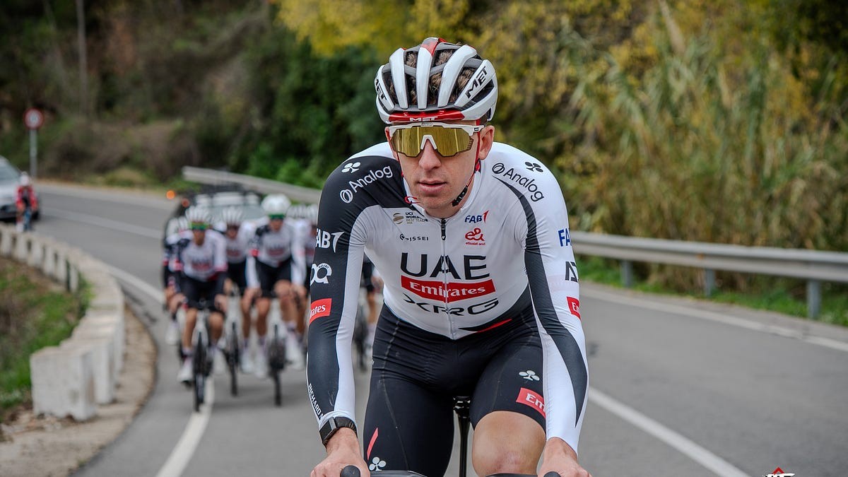 Vuelta a España 2026: Gregário de Tadej Pogacar admite surpresa com presença e afirma "as equipes buscarão maneiras não convencionais de vencer" 1 girodociclismo.com.br vuelta a espana 2026 gregario de tadej pogacar revela surpresa com presenca e afirma as equipes buscarao maneiras nao convencionais de vencer image