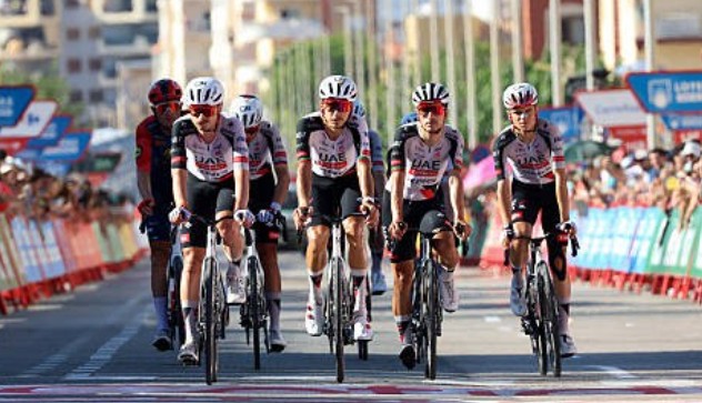 girodociclismo.com.br vuelta a espana 2026 gregario revela detalhes da queda de tadej pogacar image 1