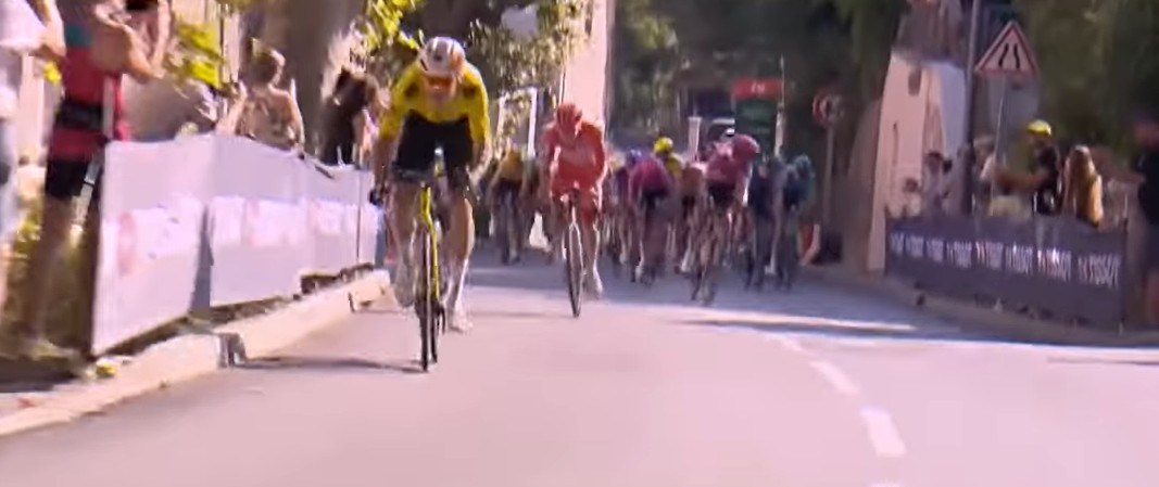 Vuelta a España 2026: Tadej Pogacar descreve o duelo com Wout van Aert "eu tinha muito lactato nas pernas", assista o vídeo 2 girodociclismo.com.br vuelta a espana 2026 tadej pogacar descreve o duelo com wout van aert eu tinha muito lactato nas pernas assista o video image