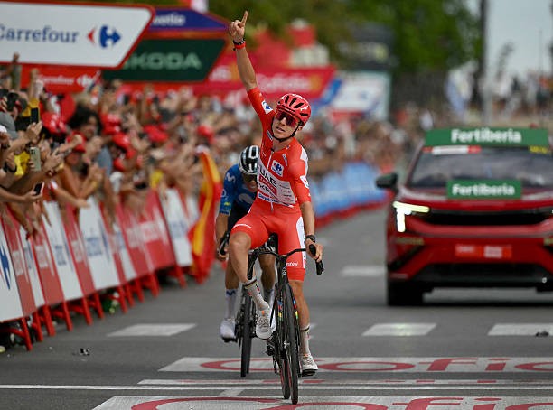 girodociclismo.com.br vuelta a espana 2026 tadej pogacar vence no sprint a eletrizante 6a etapa e amplia a lideranca confira os resultados e a chegada image