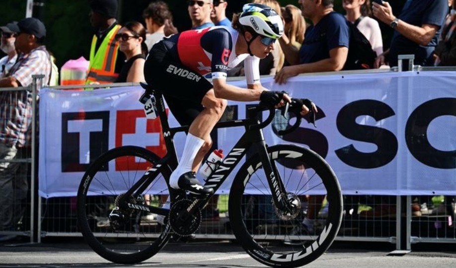 girodociclismo.com.br campeonato mundial apos derrota marlen reusser faz duras criticas as colegas de equipe estavam correndo pelo 2o lugar assista o video image 3