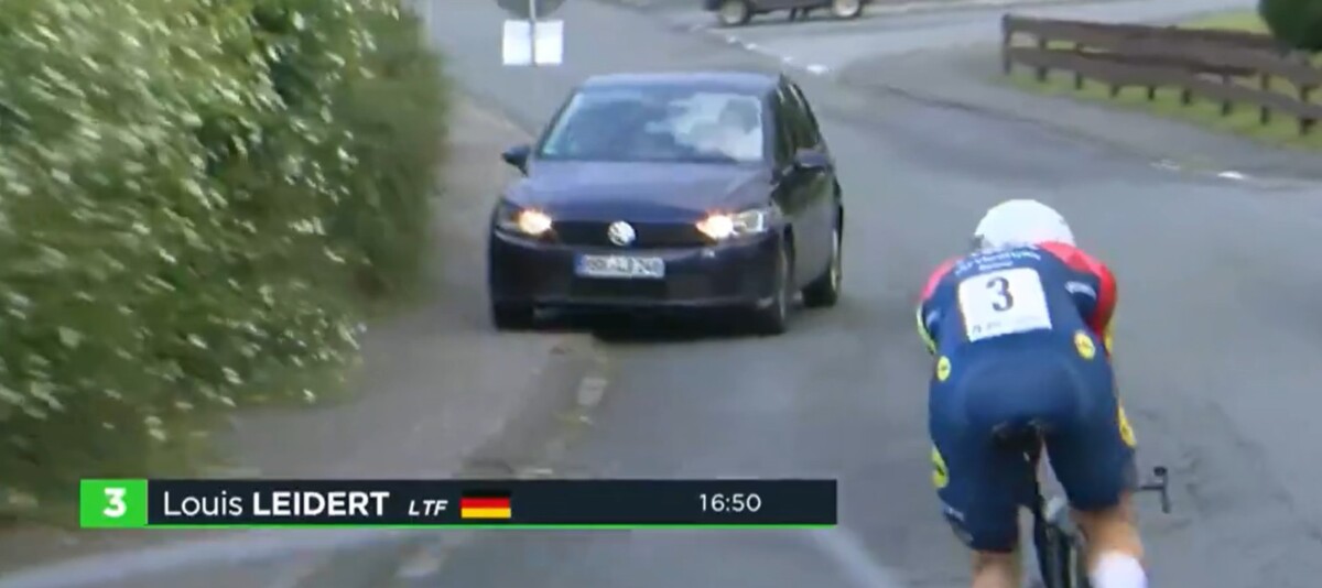 girodociclismo.com.br carros invadem percurso e quase falhas de seguranca assustam durante contrarrelogio na sauerlandrundfahrt image 2