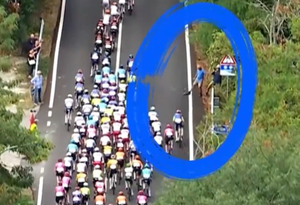 girodociclismo.com.br espectador provoca queda no giro dabruzzo homem chuta garrafa de volta para o pelotao e provoca acidente assista o video image