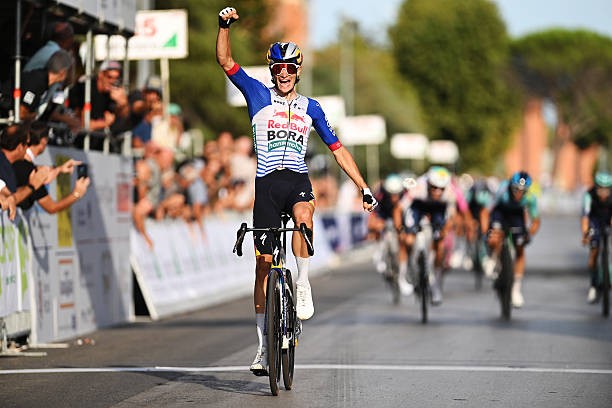 girodociclismo.com.br giulio pellizzari vence o giro della toscana apos ataque poderoso no quilometro final resultados e a chegada image 2