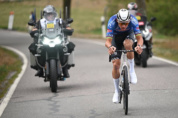 girodociclismo.com.br mathieu van der poel surpreende a propria equipe em vitoria historica nao foi discutido em nenhum momento image