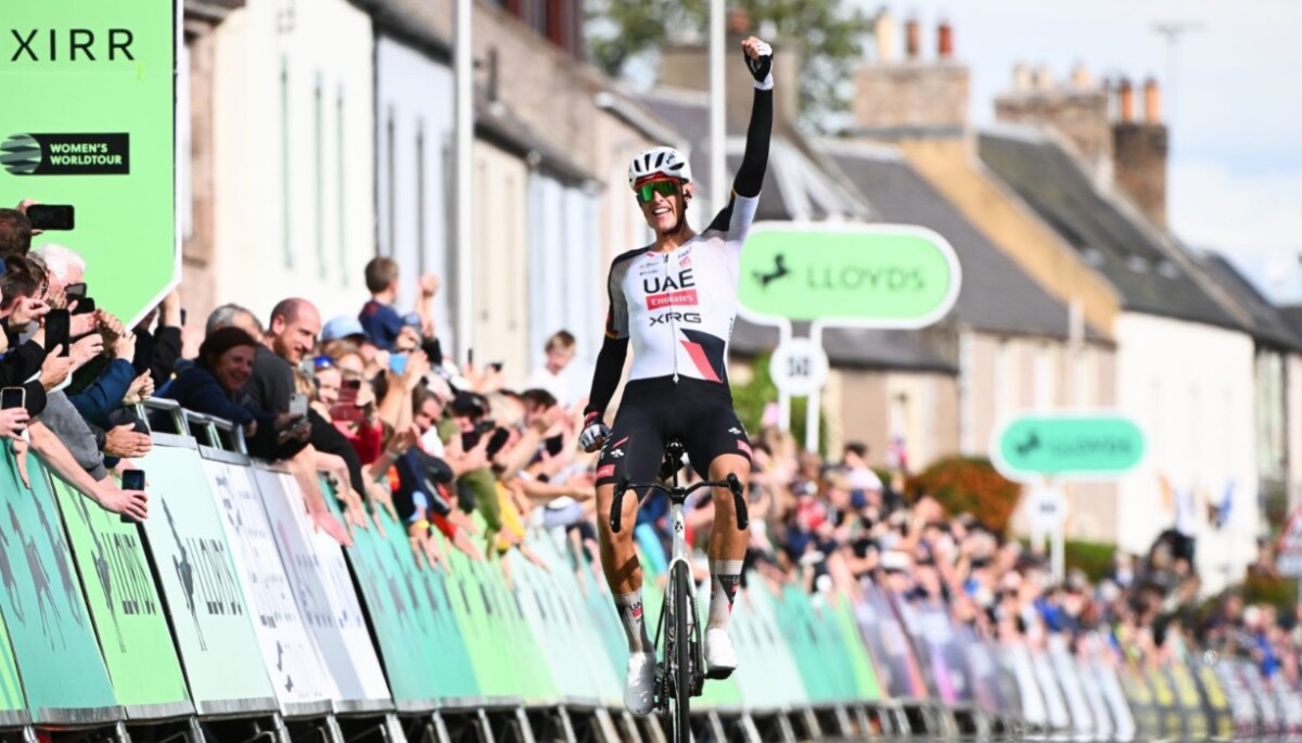 girodociclismo.com.br uae emirates domina etapa final e wellens conquista o tour da gra bretanha image 12