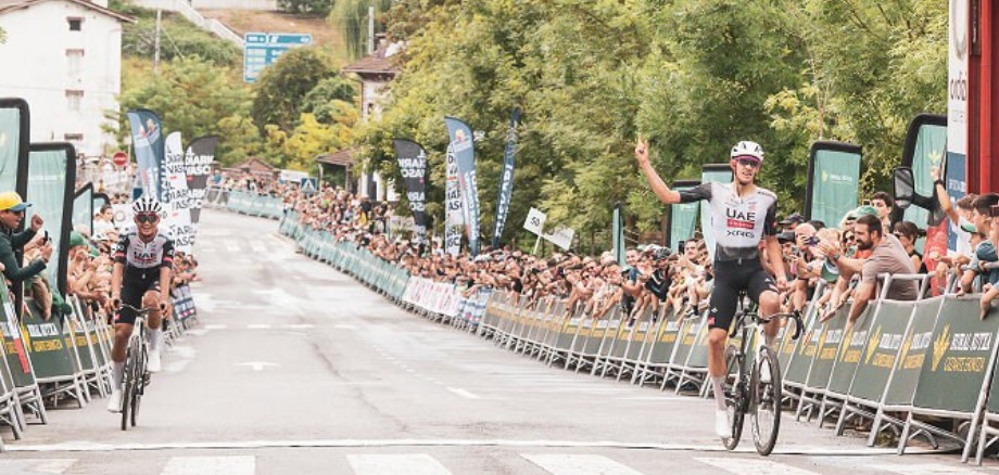 girodociclismo.com.br uae emirates perde importante ciclista espanhol que derrotou afonso eulalio no giro ditalia deixa a equipe assista o video oficial image 2