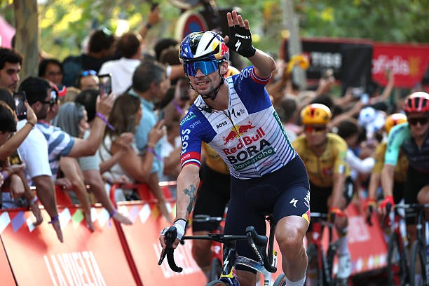 girodociclismo.com.br uae emirates xrg lidera amplamente ranking por equipes da uci confira as classificacoes por equipes image 1
