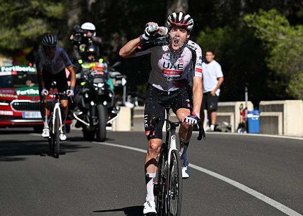 girodociclismo.com.br vuelta a espana 2026 perdemos o pavel sivakov por insolacao uae emirates questiona mudancas devido ao calor assista o video image 3