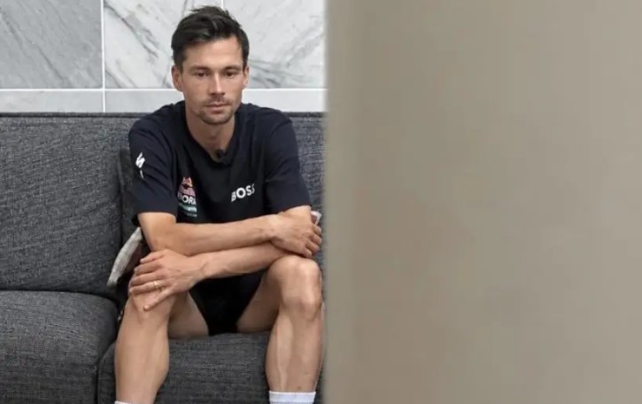 girodociclismo.com.br vuelta a espana 2026 primoz roglic admite supresa com enric mas gostaria de estar tao bem quanto ele assista o video image
