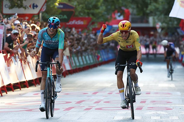 girodociclismo.com.br vuelta a espana 2026 tobias johannessen vence a etapa final enric mas e campeao resultados e a chegada image