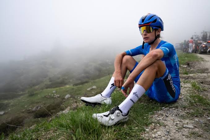 girodociclismo.com.br ciclista top 10 no giro ditalia submetida a exame antidoping em quarto ao lado de sua mae falecida antes de sermos atletas somos seres humanos image 1