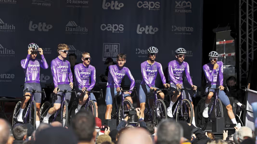 girodociclismo.com.br duas equipes do worldtour estao fora da lista de solicitacoes de licencas uci para 2027 confira a lista completa image 5