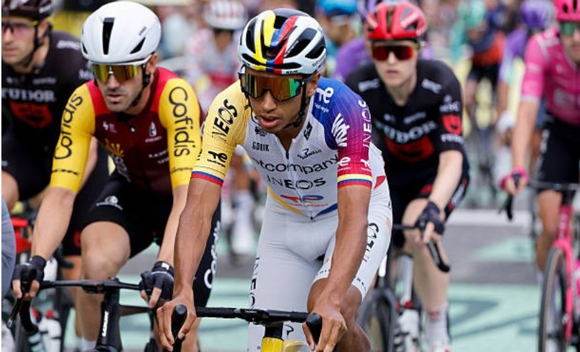 girodociclismo.com.br egan bernal nao se sentia mais competitivo ineos atualiza situacao de bernal apos encerramento precoce da temporada image 2