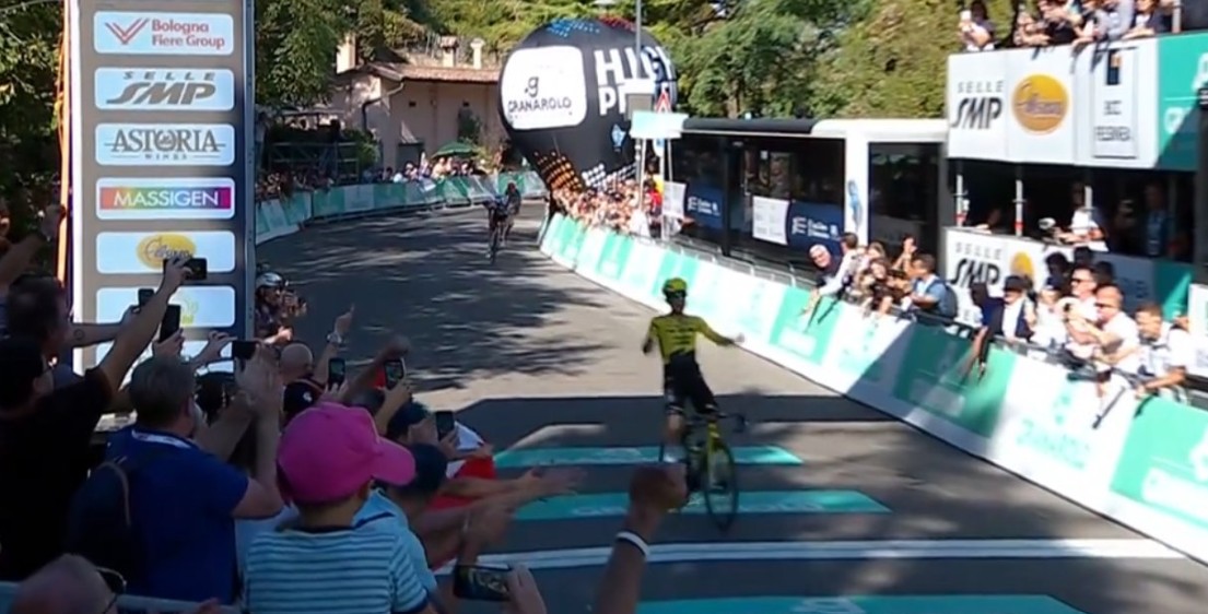 girodociclismo.com.br giro dellemilia 2026 davide piganzoli vence isolado apos poderoso ataque confira os resultados e a chegada image 2