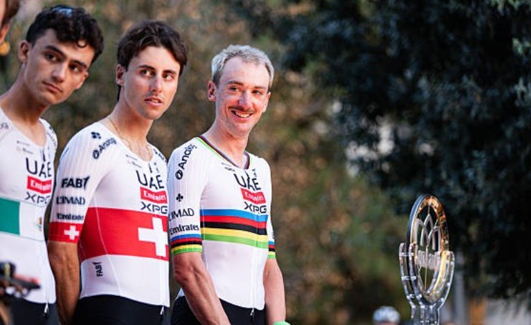 girodociclismo.com.br il lombardia brandon mcnulty revela que del toro sera o lider da uae quanto mais dura a corrida melhor assista o video image 1