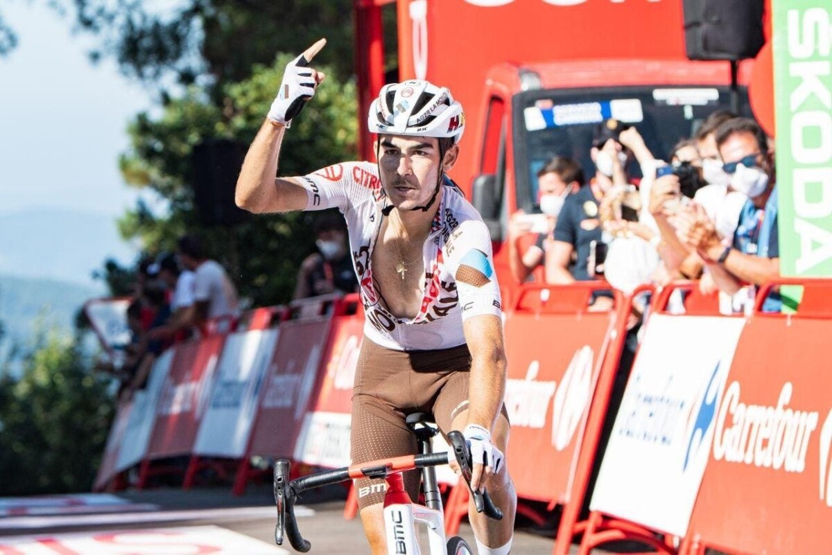 girodociclismo.com.br ineos anuncia a contratacao de tres ciclistas em um so dia pacote incluiu campe clement champoussin joseph blackmore e james shaw image 1