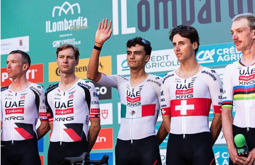 girodociclismo.com.br isaac del toro revela que dores no joelho persistem antes da il lombardia sinto dor quando estou no selim nao e normal assista o video image 2