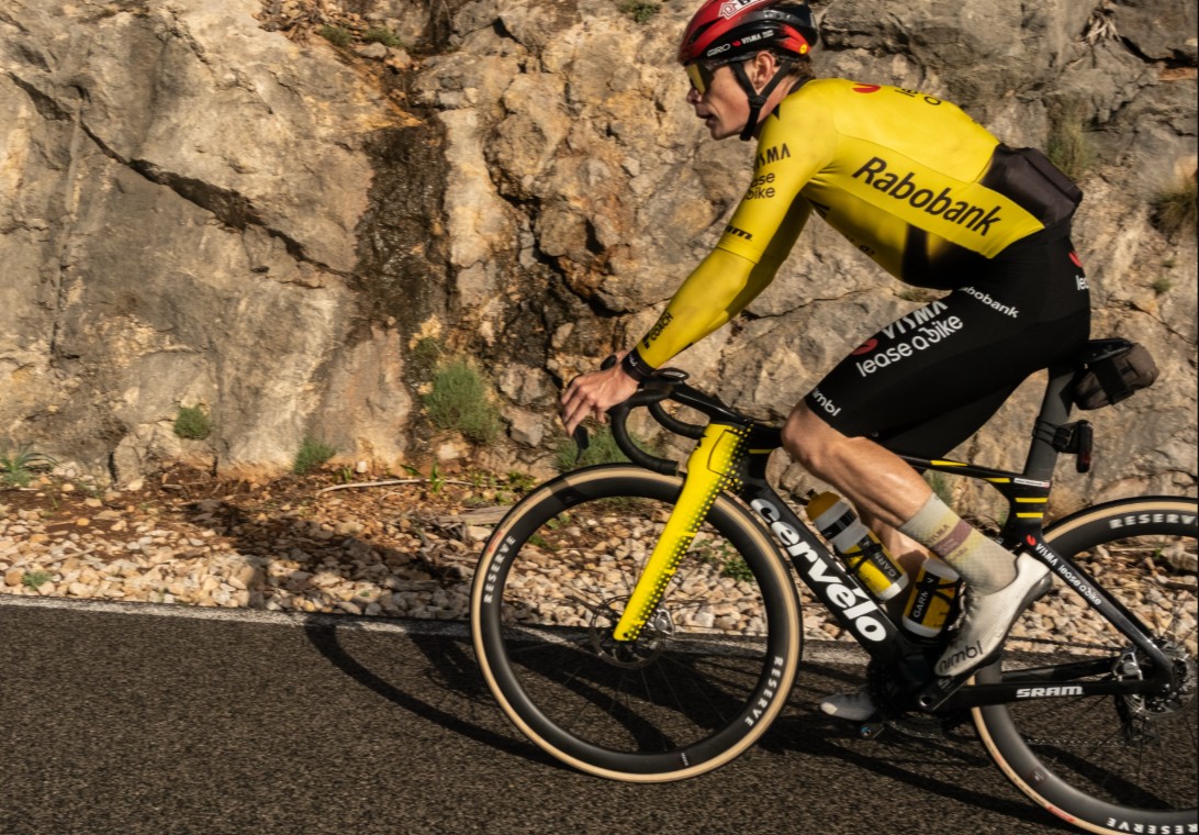 girodociclismo.com.br jonas vingegaard retoma os treinos em mallorca e comeca a preparar a temporada 2027 image 1