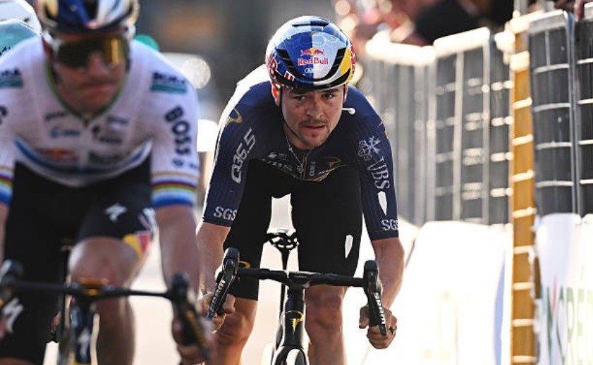 girodociclismo.com.br paguei o preco por tentar acompanhar paul seixas tom pidcock analisa os momentos decisivos da il lombardia assista o video image 5