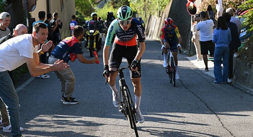 girodociclismo.com.br paul seixas bate recorde de tadej pogacar na subida do civiglio e faz historia na volta a lombardia image 2