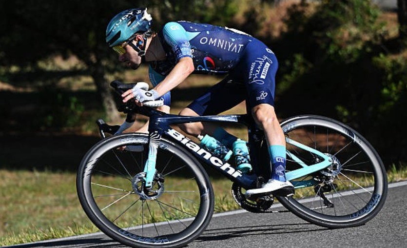 girodociclismo.com.br portugues afonso eulalio com nova bicicleta em 2027 bahrain victorious encerra parceria com a bianchi e anuncia novo equipamento image 1