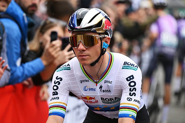 girodociclismo.com.br remco evenepoel reconhece superioridade de paul seixas na il lombardia tiro o chapeu para ele ele nao atacou so manteve o ritmo image 5
