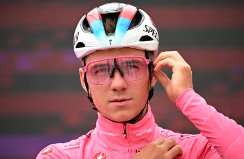 girodociclismo.com.br remco evenepoel vestira a maglia rosa mas paul seixas vencera o giro analistas belgas rejeitam evenepoel no giro image 1