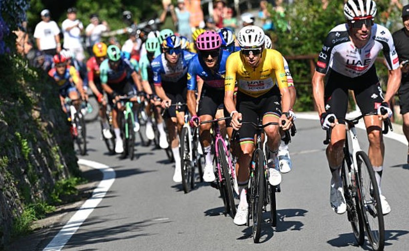 girodociclismo.com.br seria facil ficar na sombra de tadej pogacar lenda do ciclismo pede nova postura para o campeao mundial brandon mcnulty image 5