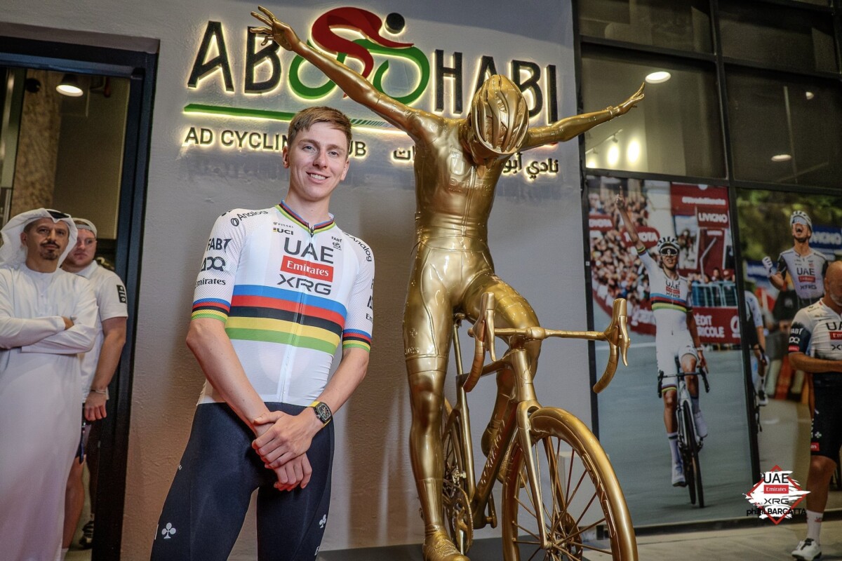 girodociclismo.com.br tadej pogacar viaja a abu dhabi para definir o calendario de 2027 tour de france vuelta e mundial no programa image 1