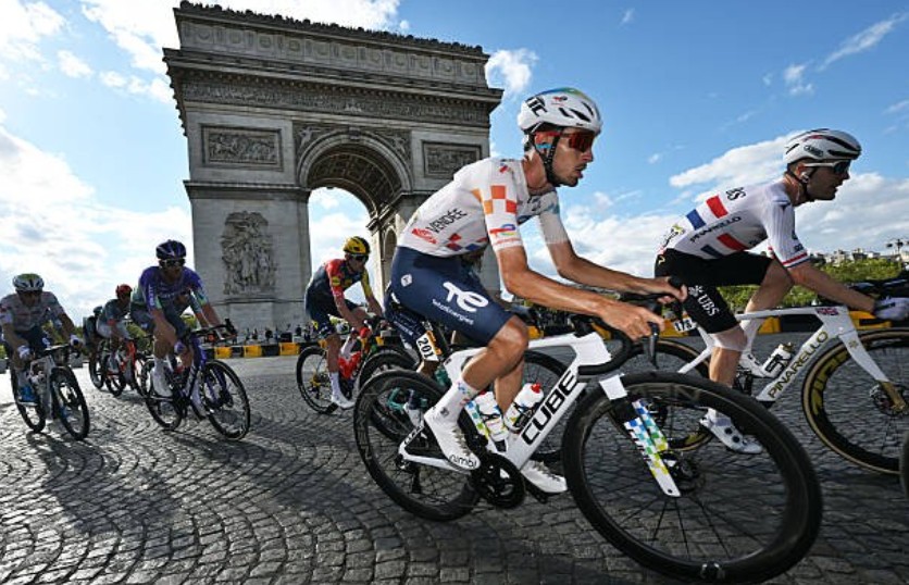 girodociclismo.com.br tradicional equipe francesa tem futuro indefinido equipe perde 11 ciclistas e pode ficar fora do tour de france apos 26 anos image 2