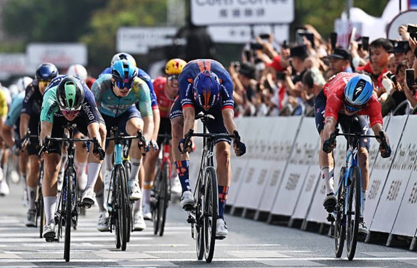 girodociclismo.com.br uae emirates xrg garante lideranca no ranking da uci em 2026 disputa pelo worldtour continua acirrada image
