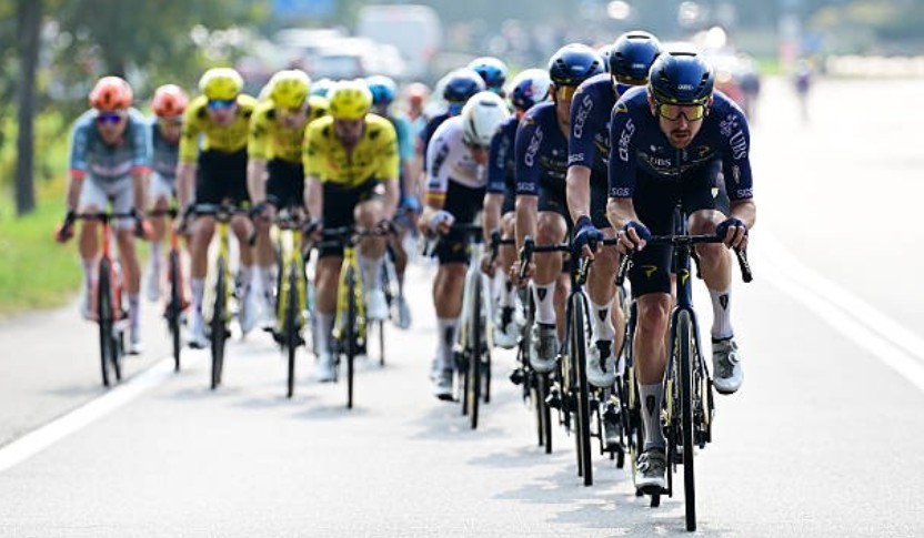girodociclismo.com.br vence a tre valli varesine resultados e a chegada image 2