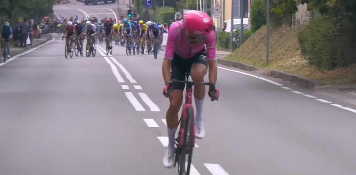 girodociclismo.com.br vence a tre valli varesine resultados e a chegada image 6